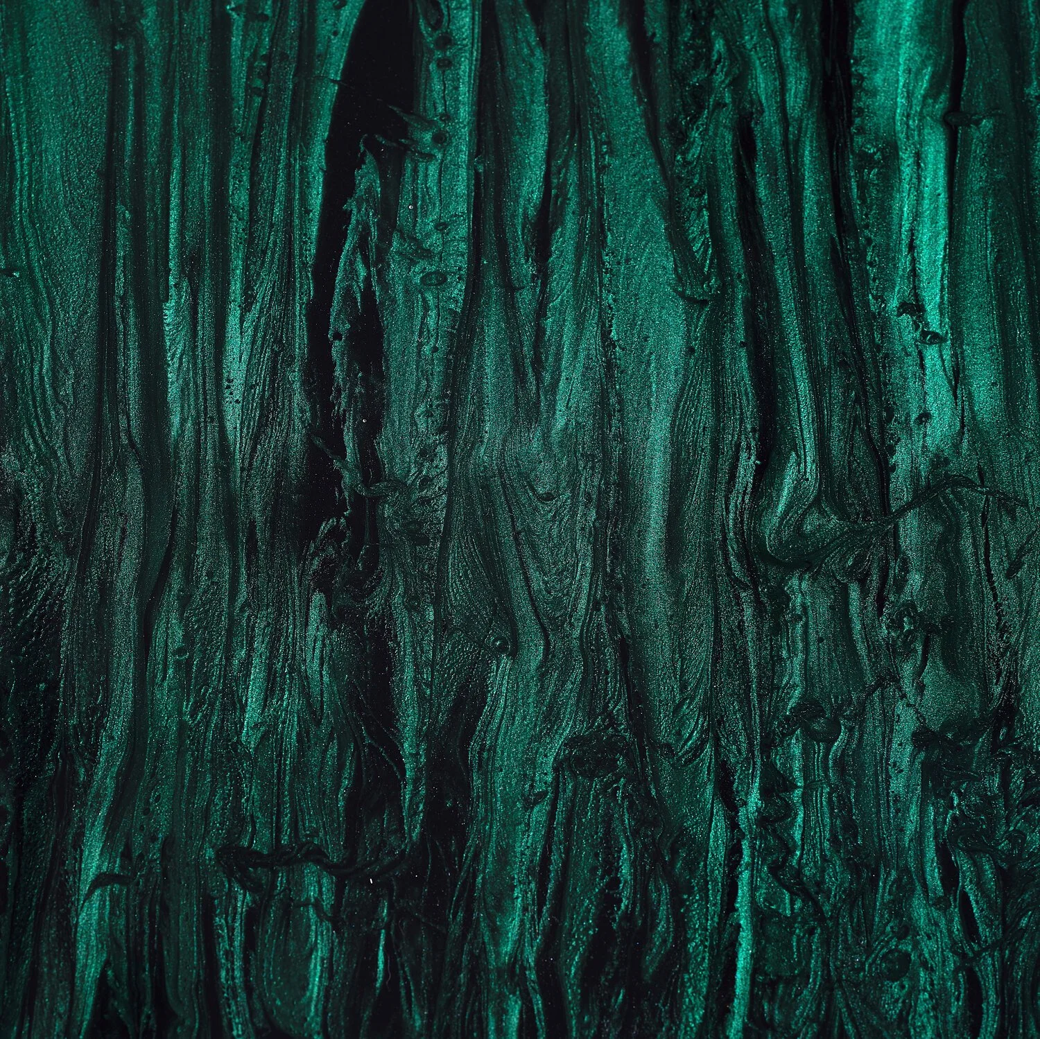 linear, green - closeup